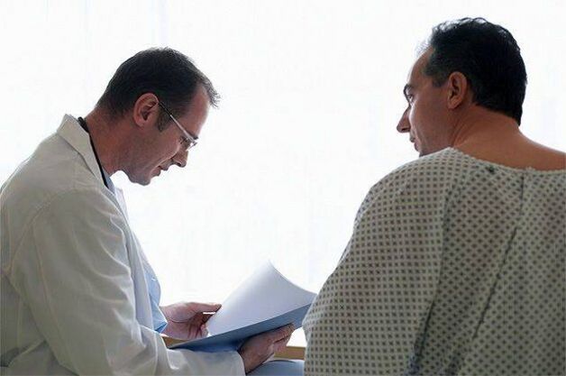 doctor prescribes medicines for prostatitis to the patient